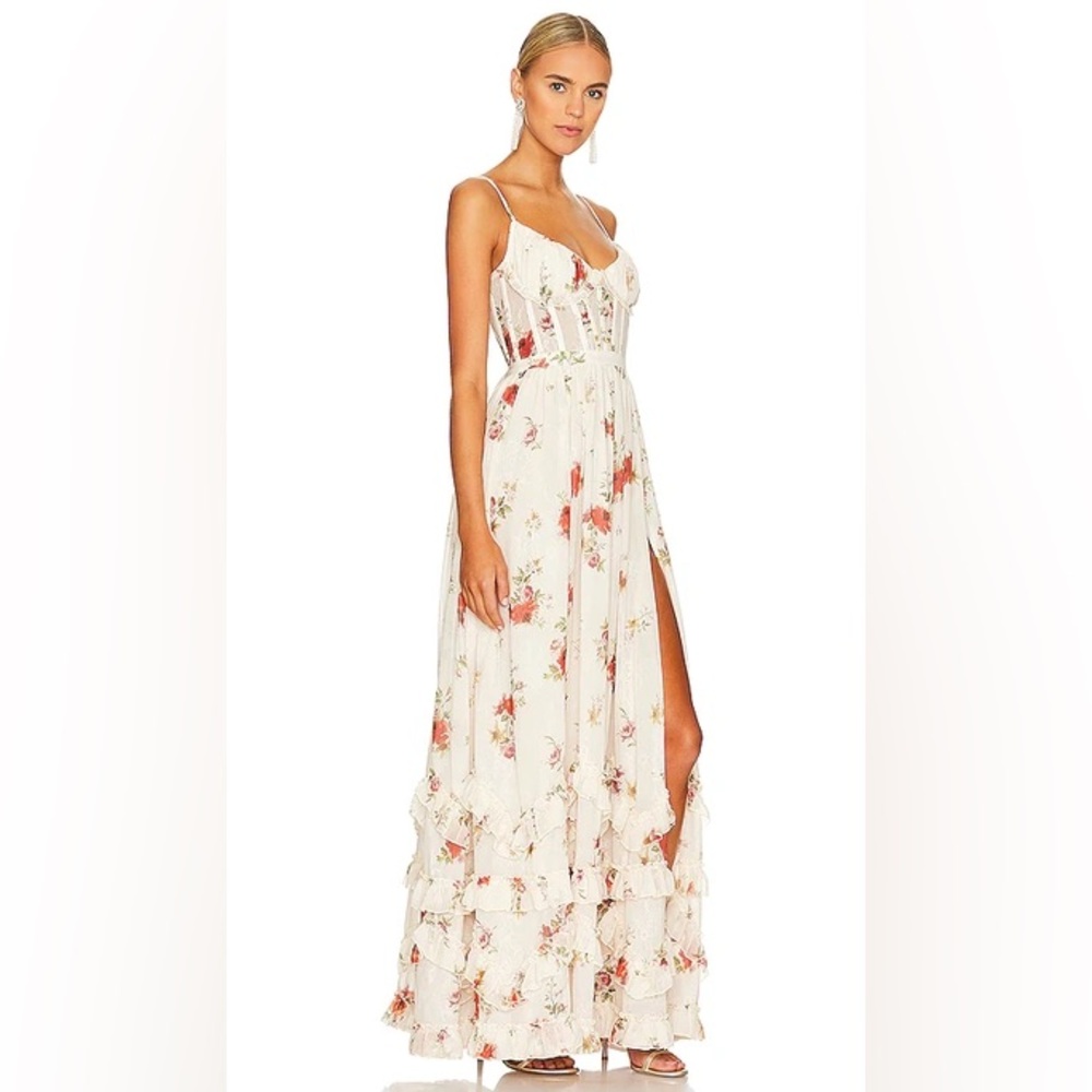 The Carmen Dress in Dainty Floral 00 - Picture 3 of 6